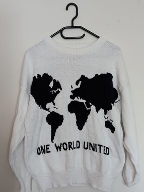 Vintage One World United White Knit Sweater